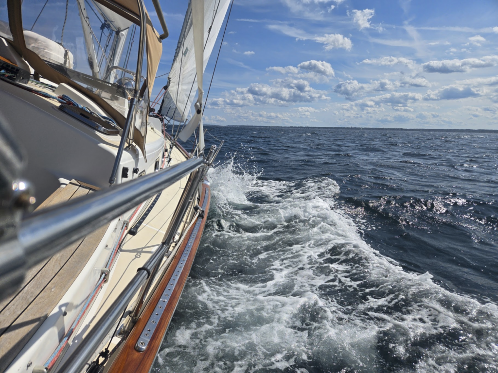 Upwind sailing